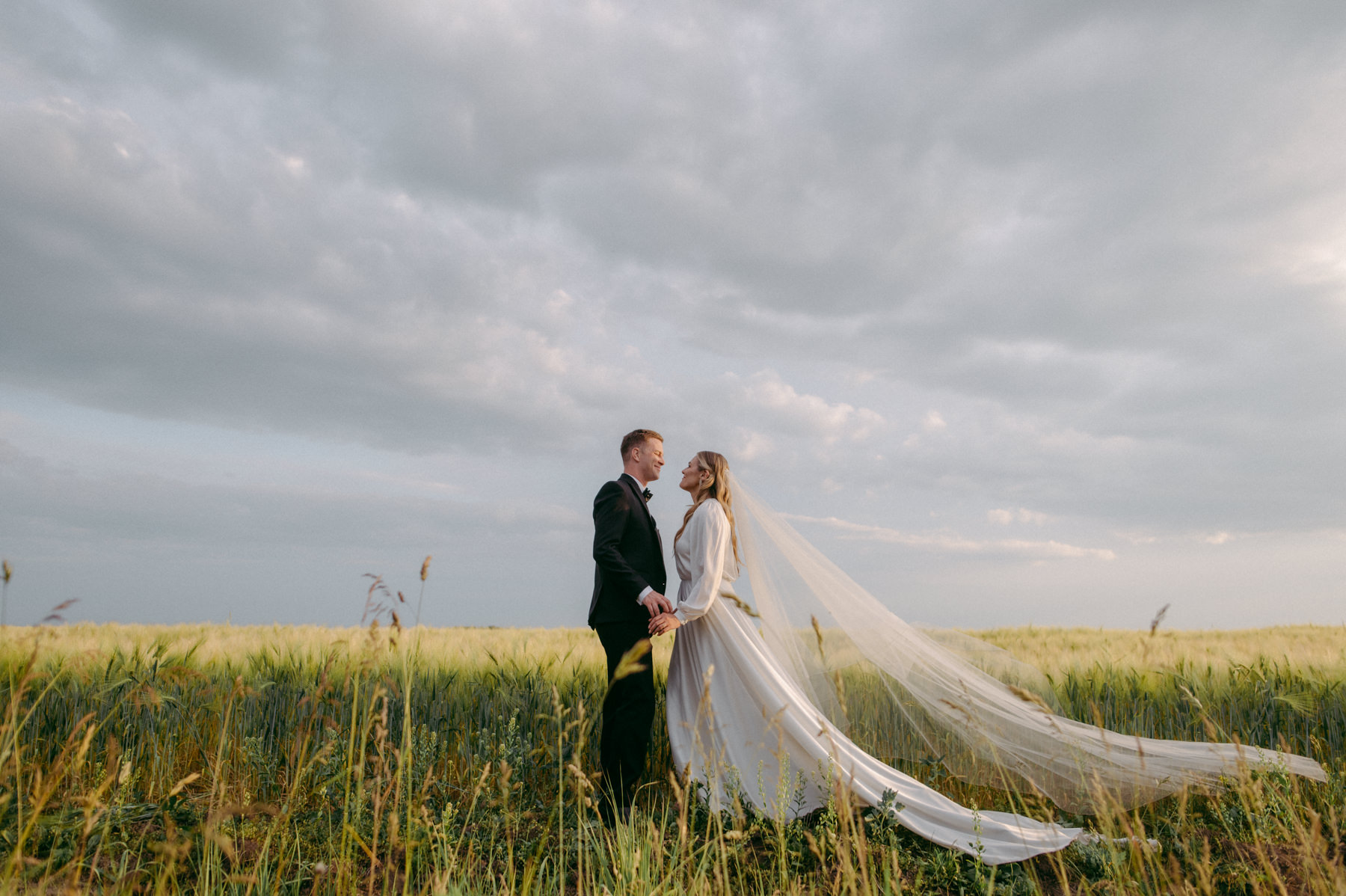 ROMANTIC WEDDING AT ZOLTNERS BREWERY BARN | Evelina & David 188